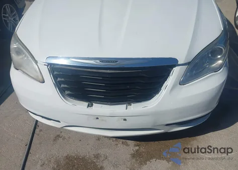 2013 Chrysler 200 Lx z USA, uszkodzony, nr VIN 1C3CCBAB7DN685577